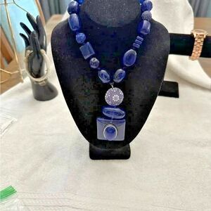 Chico’s Women’s Pendant Necklace Silver Tone Metal Blue Lapis Lazuli Sz 14 In